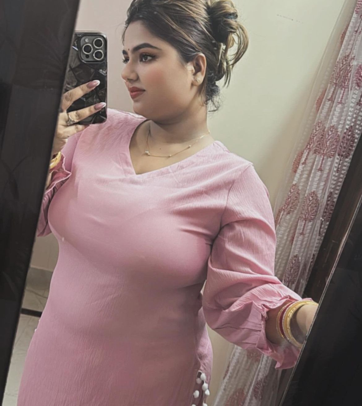 nain-rajput-is-available-for-videochat-audiochat-sexchat-services