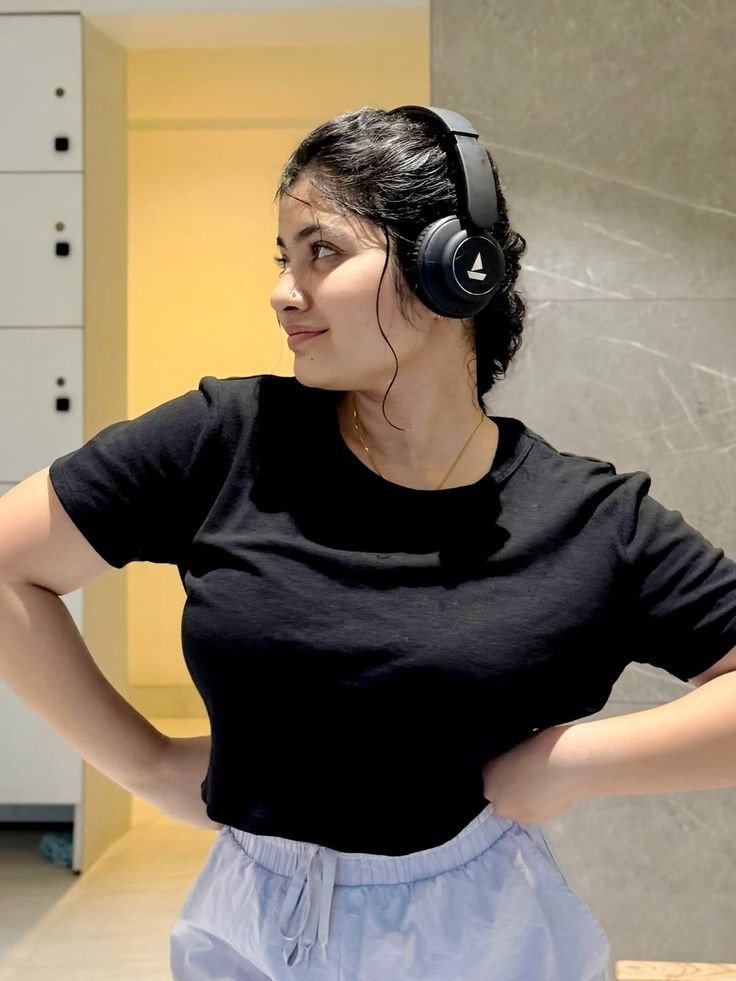 Gulbarga safe and secure escort service cash payment available only vi...