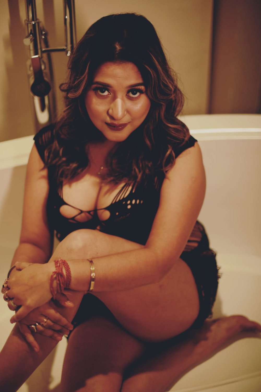 High profile independent college girl house wife aunty provide service
