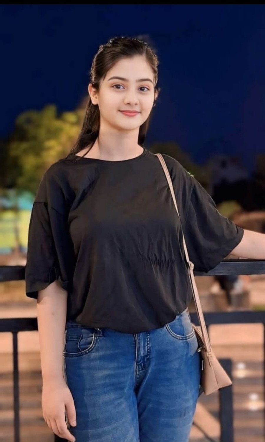 College girls available and aunty bhabhi available