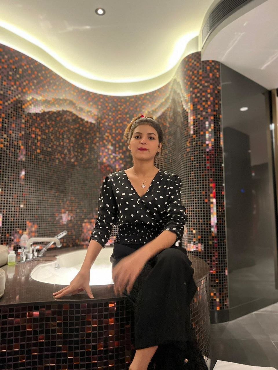 MANMAD_CALL ME COLLEGE GIRLS HOUSE WIFE HOTEL AND HOME SERVICE