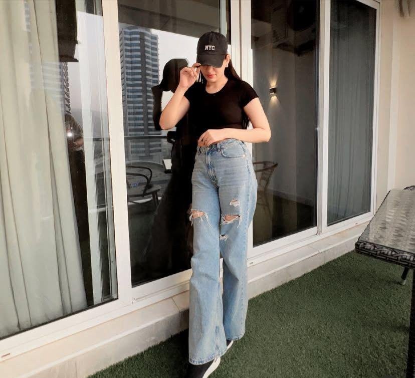 Verified Call Girls Near Service 886OOO5519 Hazrat Nizamuddin Railway...