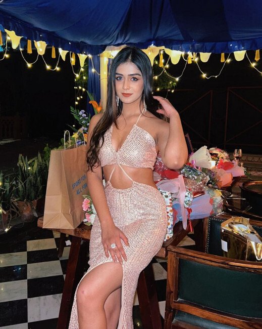 Goa Call Girls candolim 76690**11019Meet High Profile Goa Escorts Serv...