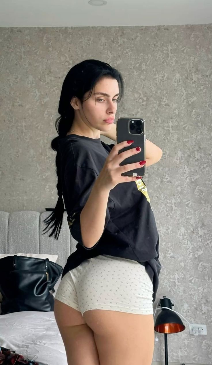 Hoskote - High profile special teen lady available