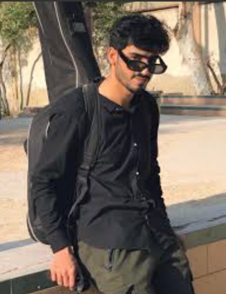 Riya :- 1 hr 1000 /-2 hr 1500 /-. 3hr 2500 /- full night 3500