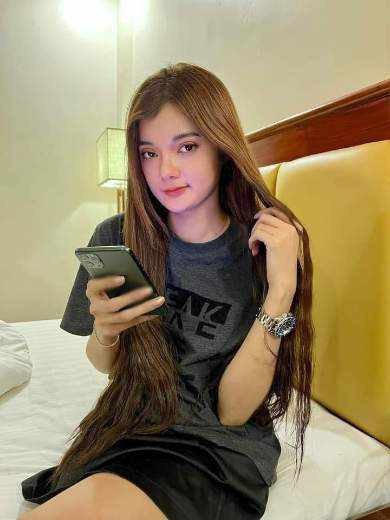 Top model college call girl service available in