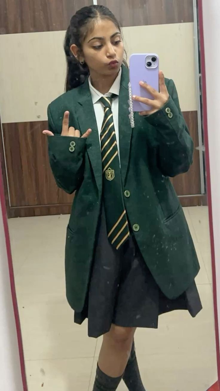 1 Hur 1500 2 Hur 2500 Full night , 4000 full day 4500 , ruhi sharma es...