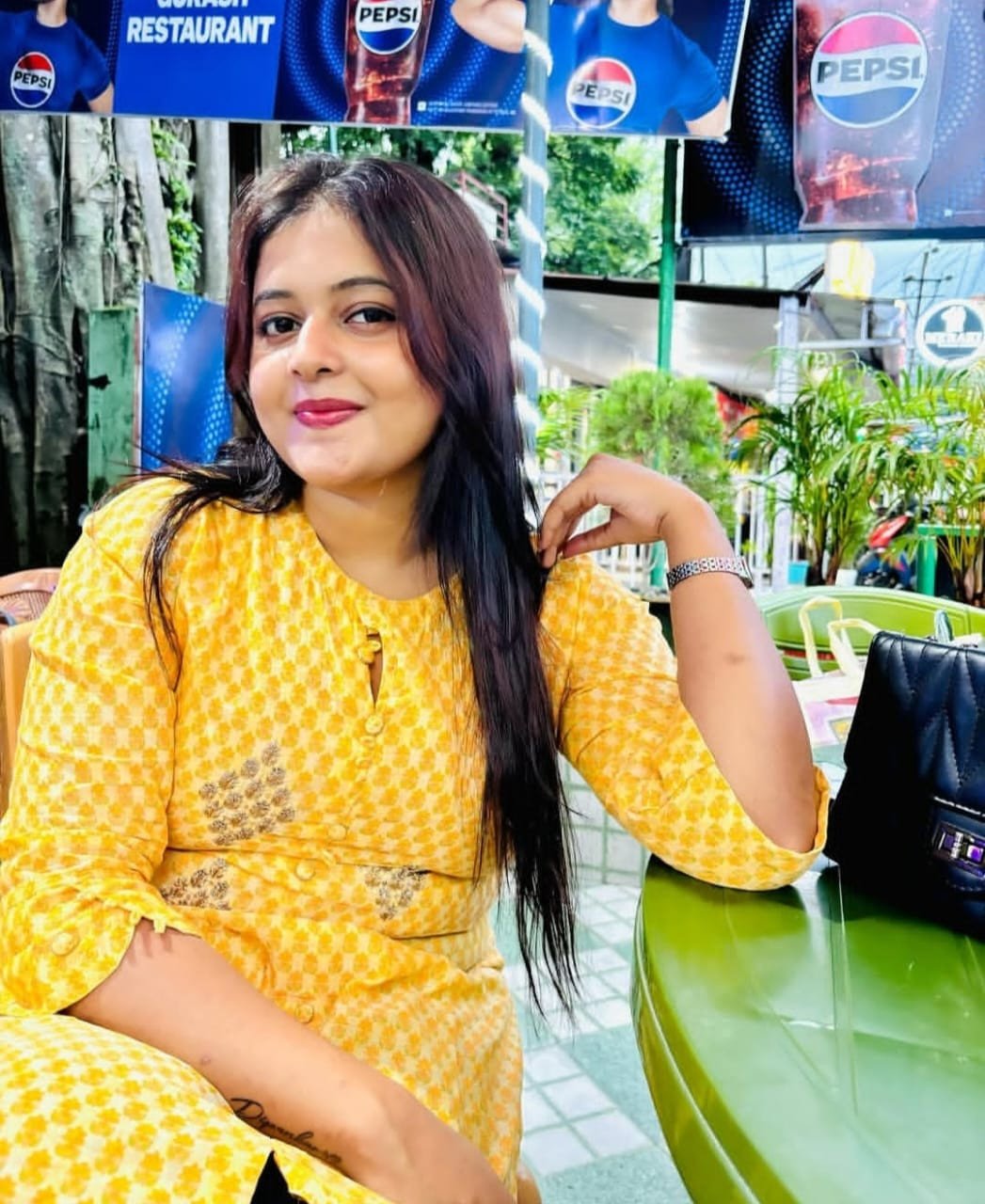 1 Hur 1500 2 Hur 2500 Full night , 4000 full day 4500 , ruhi sharma es...