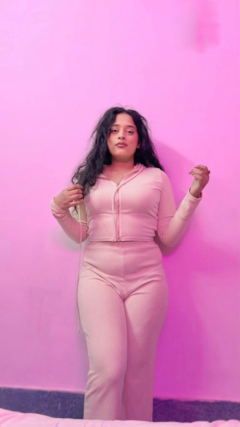 97712//94489 only phone call me escort India call girl service giunine...