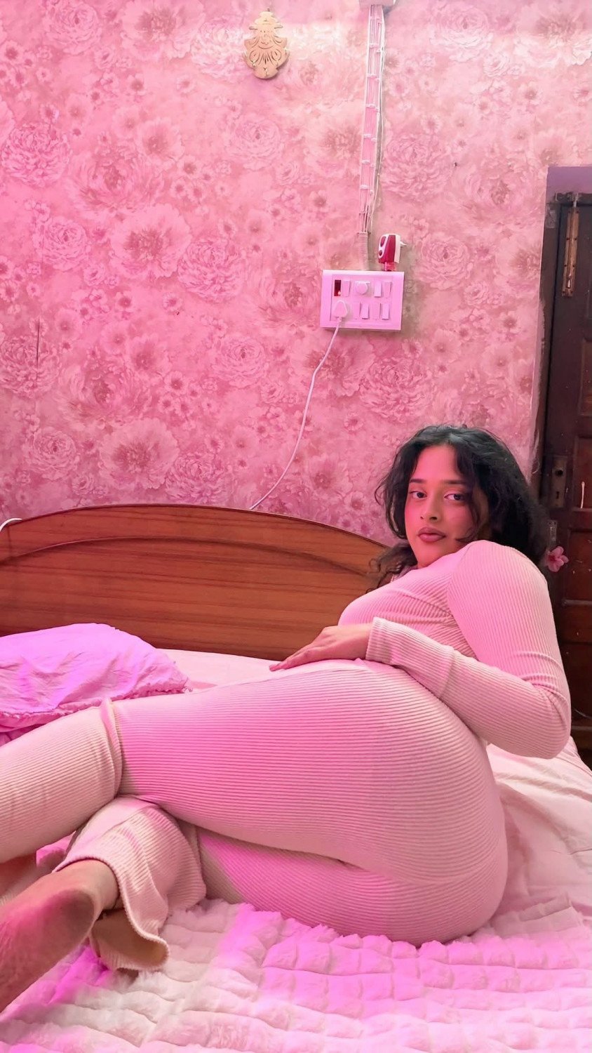 97712//94489 only phone call me escort India call girl service giunine...