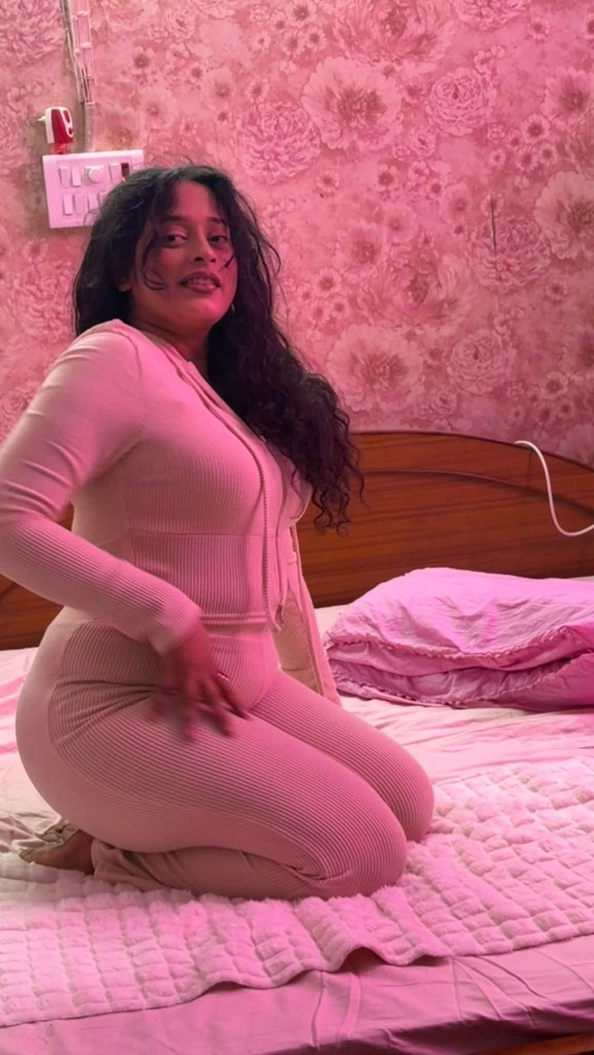 97712//94489 only phone call me escort India call girl service giunine...