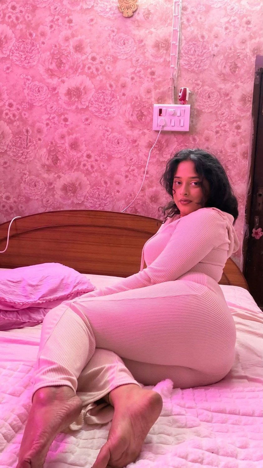 97712//94489 only phone call me escort India call girl service giunine...