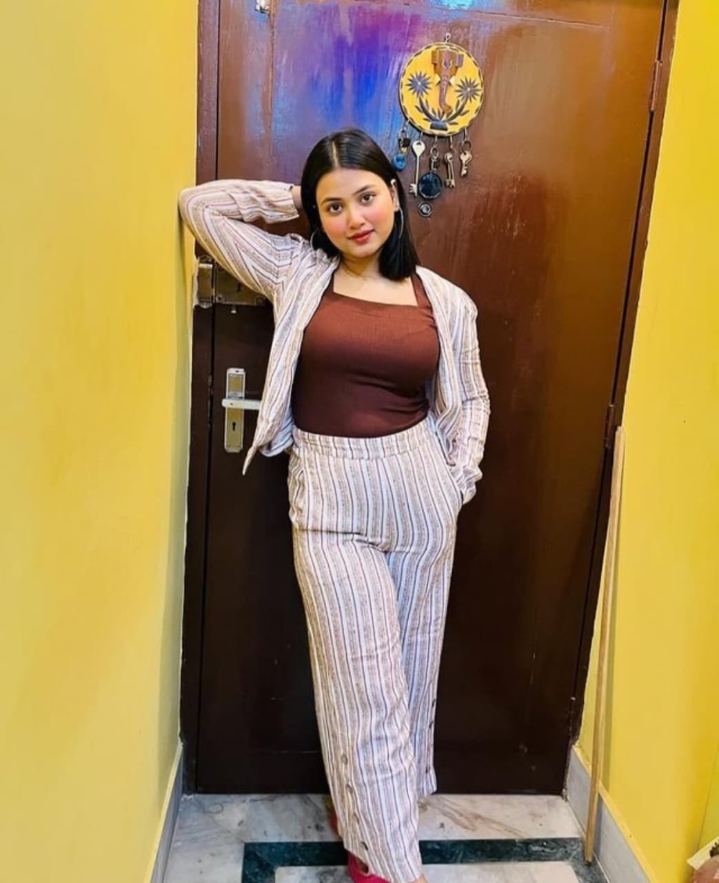 Low price high profile 99877**58195 call girl in escort service availa...