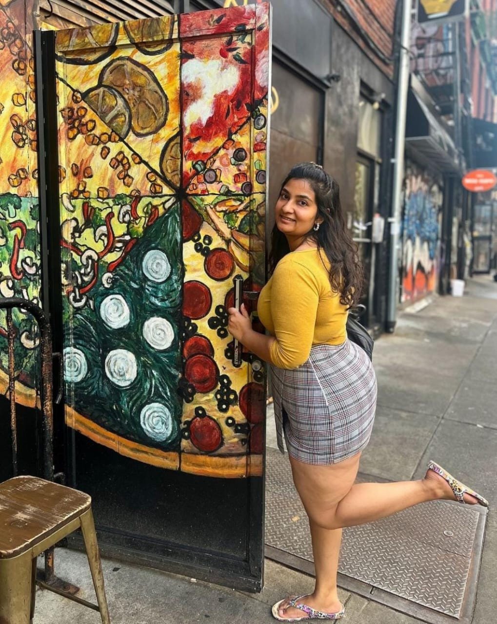 High profile independent college girl house wife aunty provide service