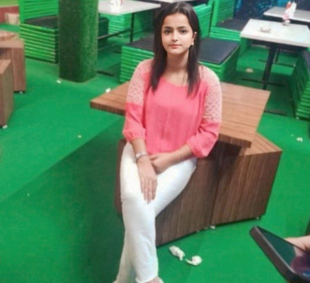 LOW PRICE 100% GENUINE SERVICE 1HR 900 2HR 1500 3HR 2500