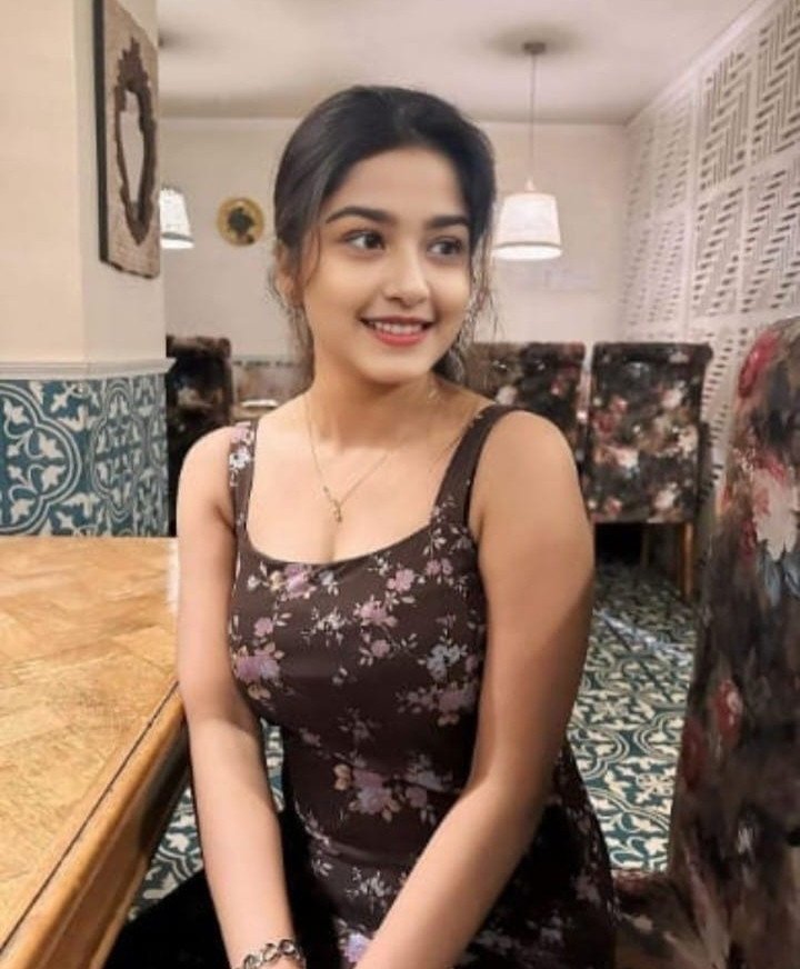 Hot sexy girl Home and hotel service available college girls and aunty...