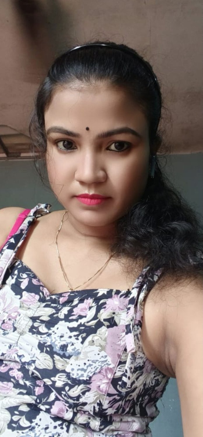 Hot sexy girl Home and hotel service available college girls and aunty...