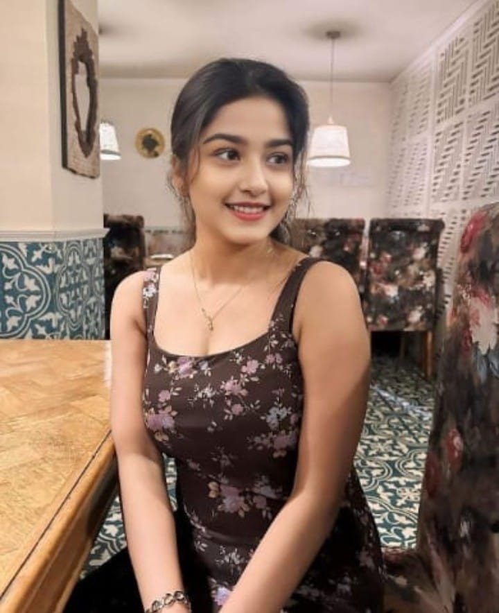 Hot sexy girl Home and hotel service available college girls and aunty...