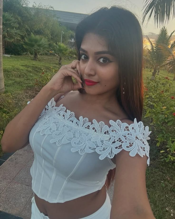 1 hr 1000 2 hr 1500 3 hr 2500 4 hr 3000 full night 4000 ️call ViP girl...