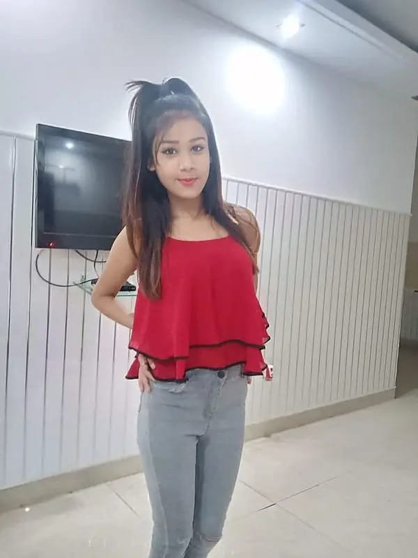 Real meet high profile collage girl and aunty available