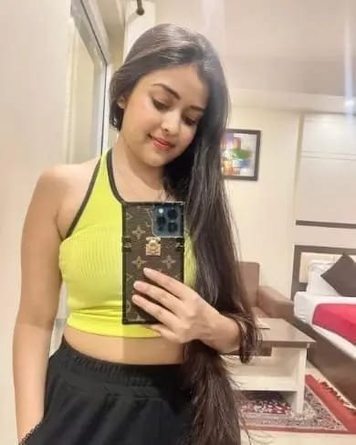 Real meet high profile collage girl and aunty available