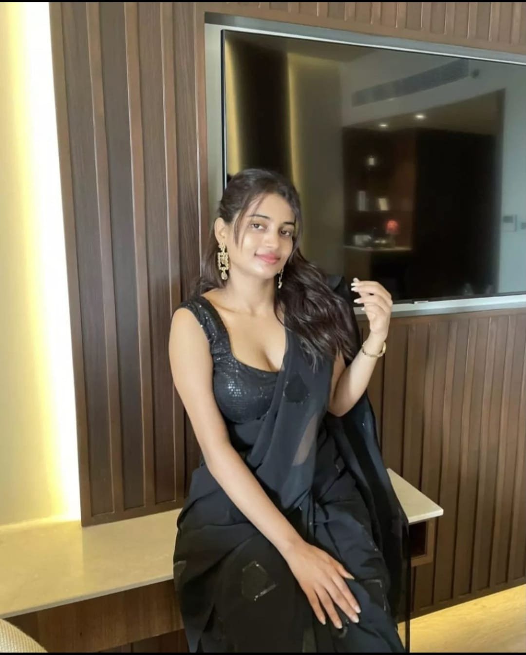 High profile independent college girl house wife aunty provide service