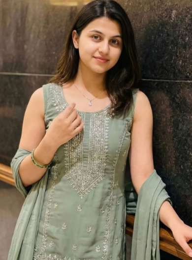 Beautiful young girl new hostel girls available with hotel
