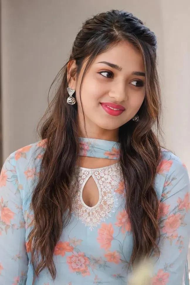 Sonali,,,,Patel 1hr 900 2hr 1500 3hr 2000 full night 3000 full satisfi...