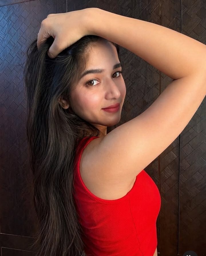 LOW PRICE  VIPHOT AND SEXY GIRL HOME AND HOTEL SERVICE