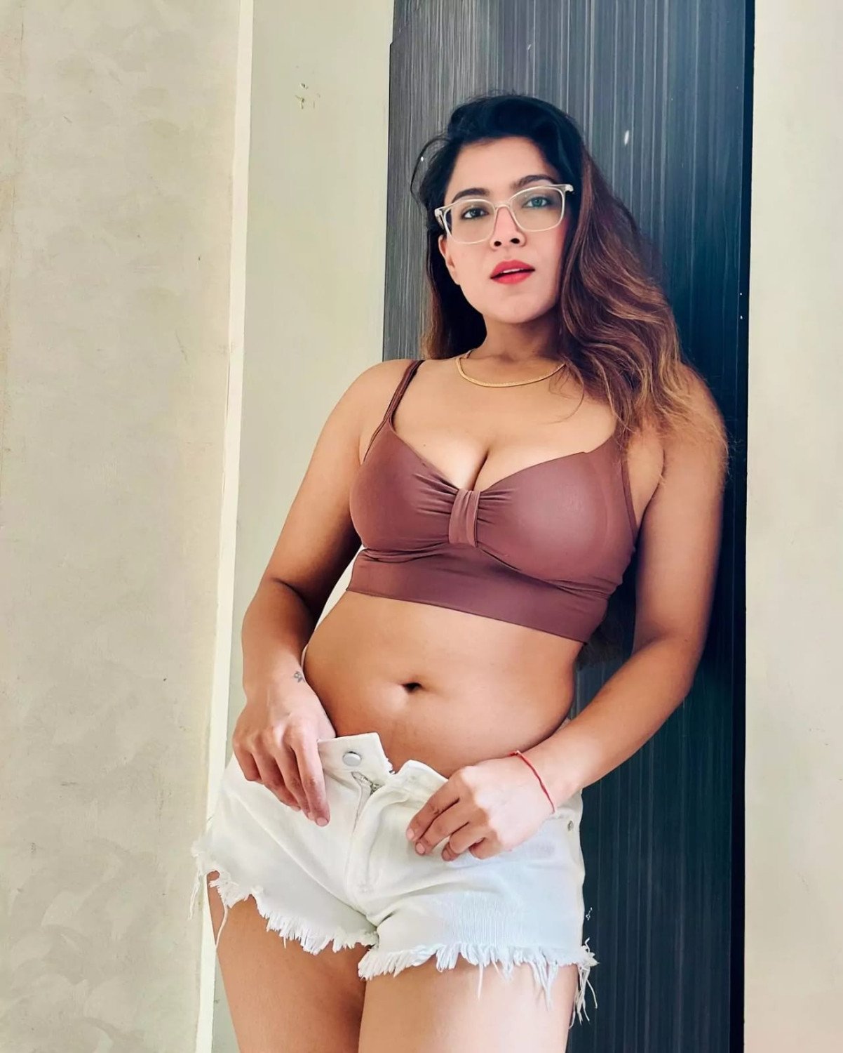 Hoskote call me 9239084587 Puja singh low price High profile vip top m...