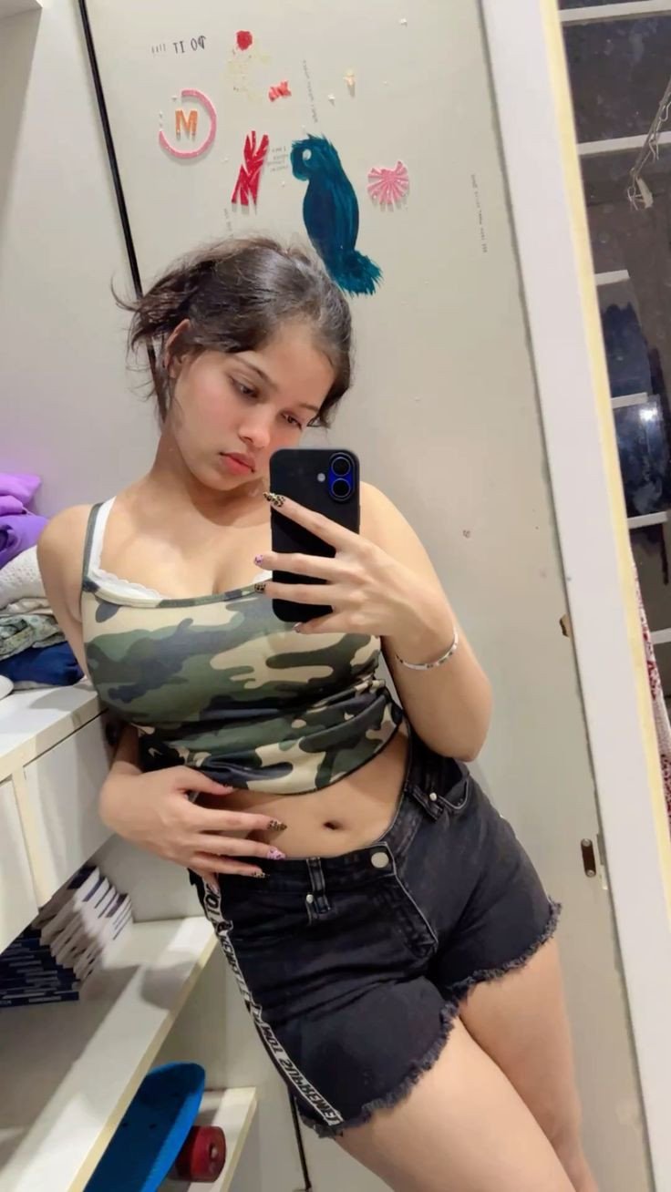 Hello paid girl service available WhatsApp number full open video call...