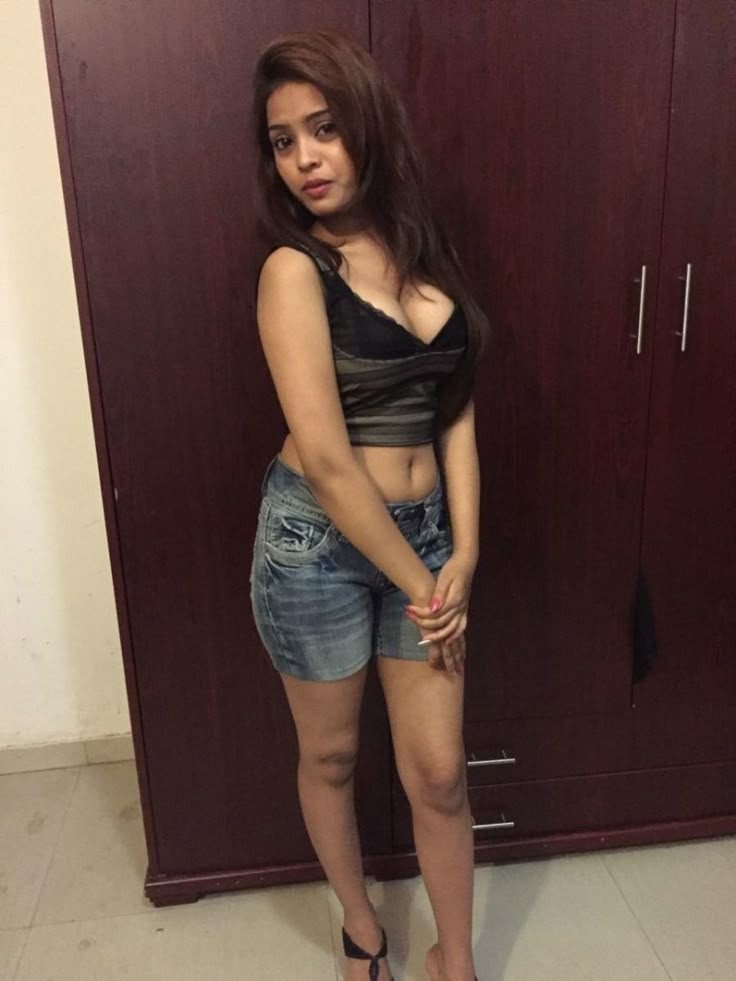Hello paid girl service available WhatsApp number full open video call...