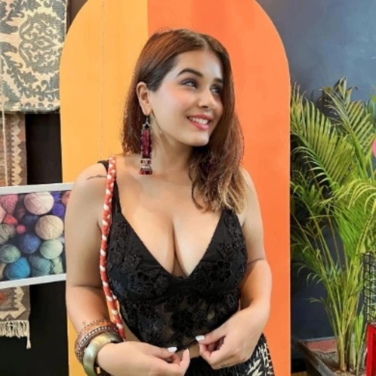 Sonali,,,,Patel 1hr 900 2hr 1500 3hr 2000 full night 3000 full satisfi...