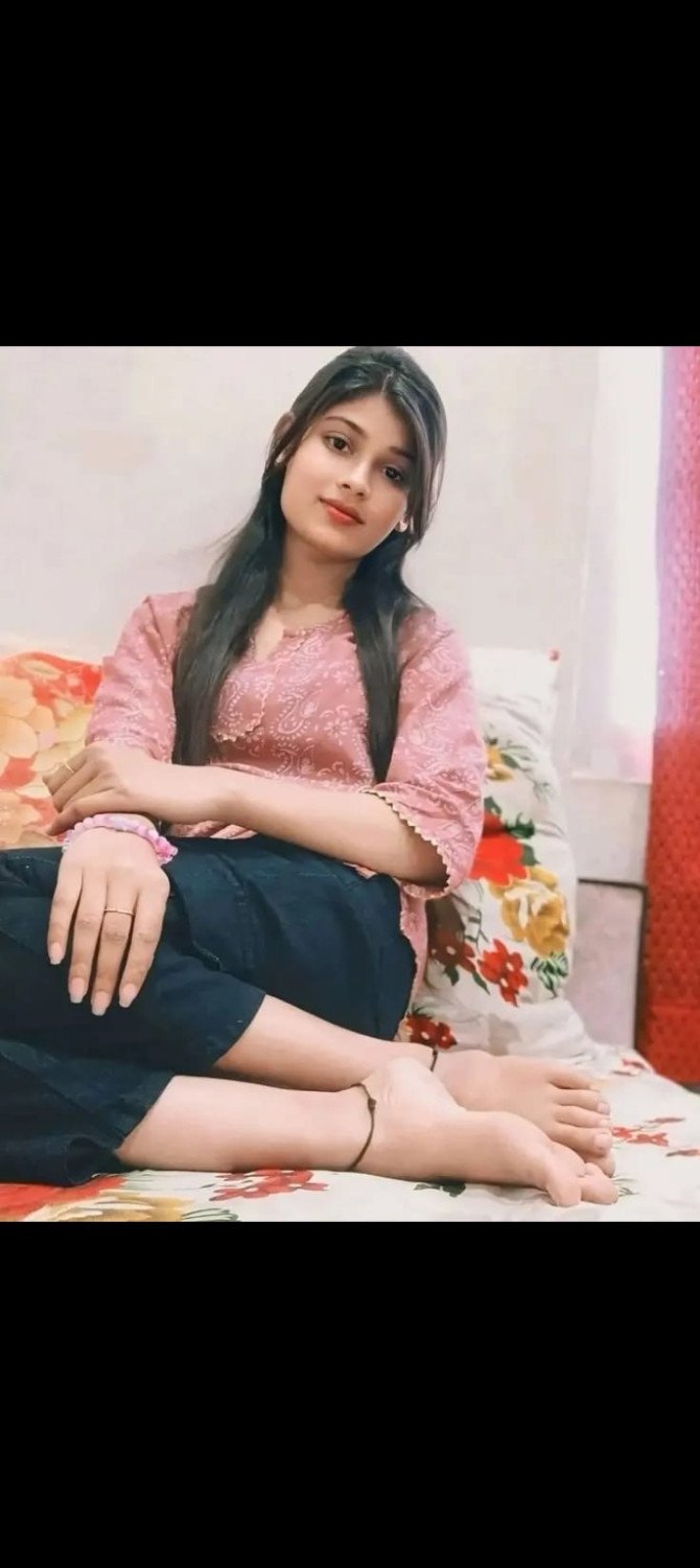 Real meet high profile collage girl and aunty available