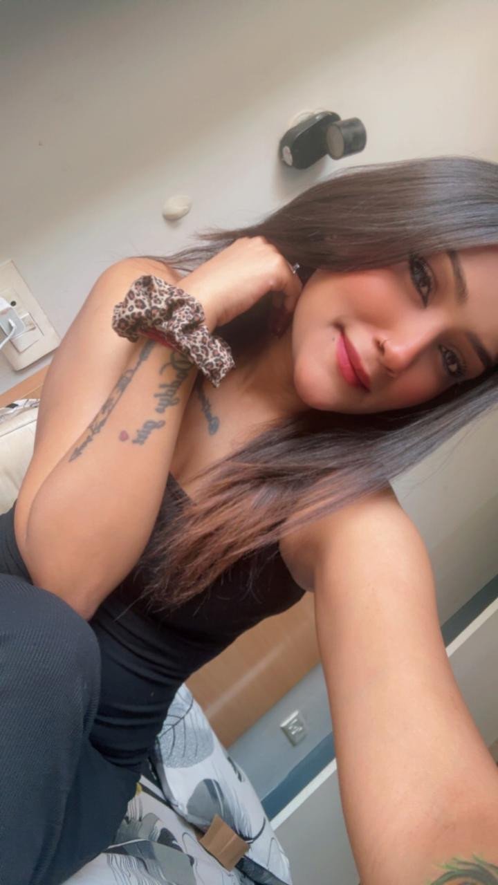 Home delivery priya sharma best escort service available 100%trusted