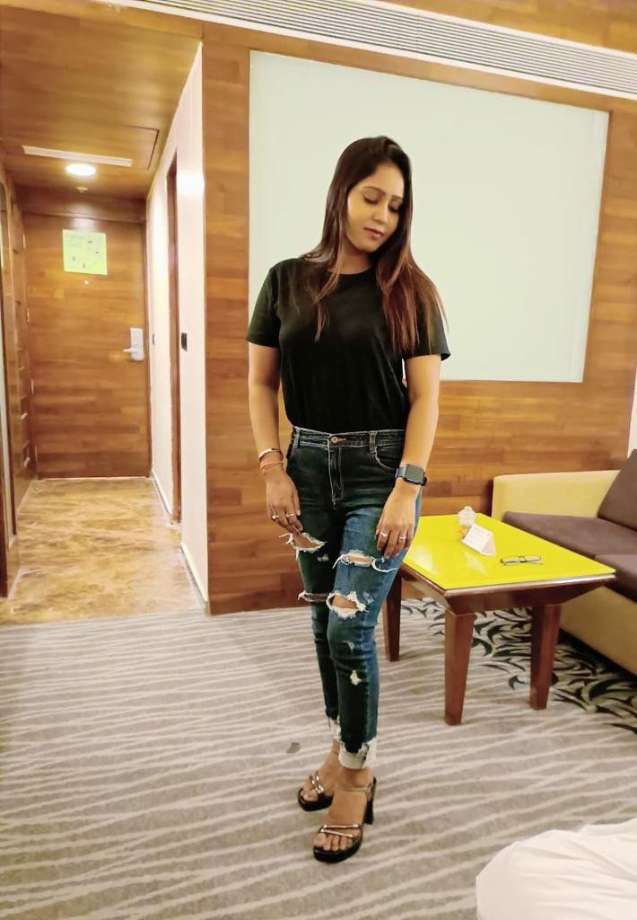 Low price trusted independenCall  𝟗𝟗𝟖𝟕𝟕𝟓𝟖𝟏𝟗𝟓️ Call girlIn Call girls E...