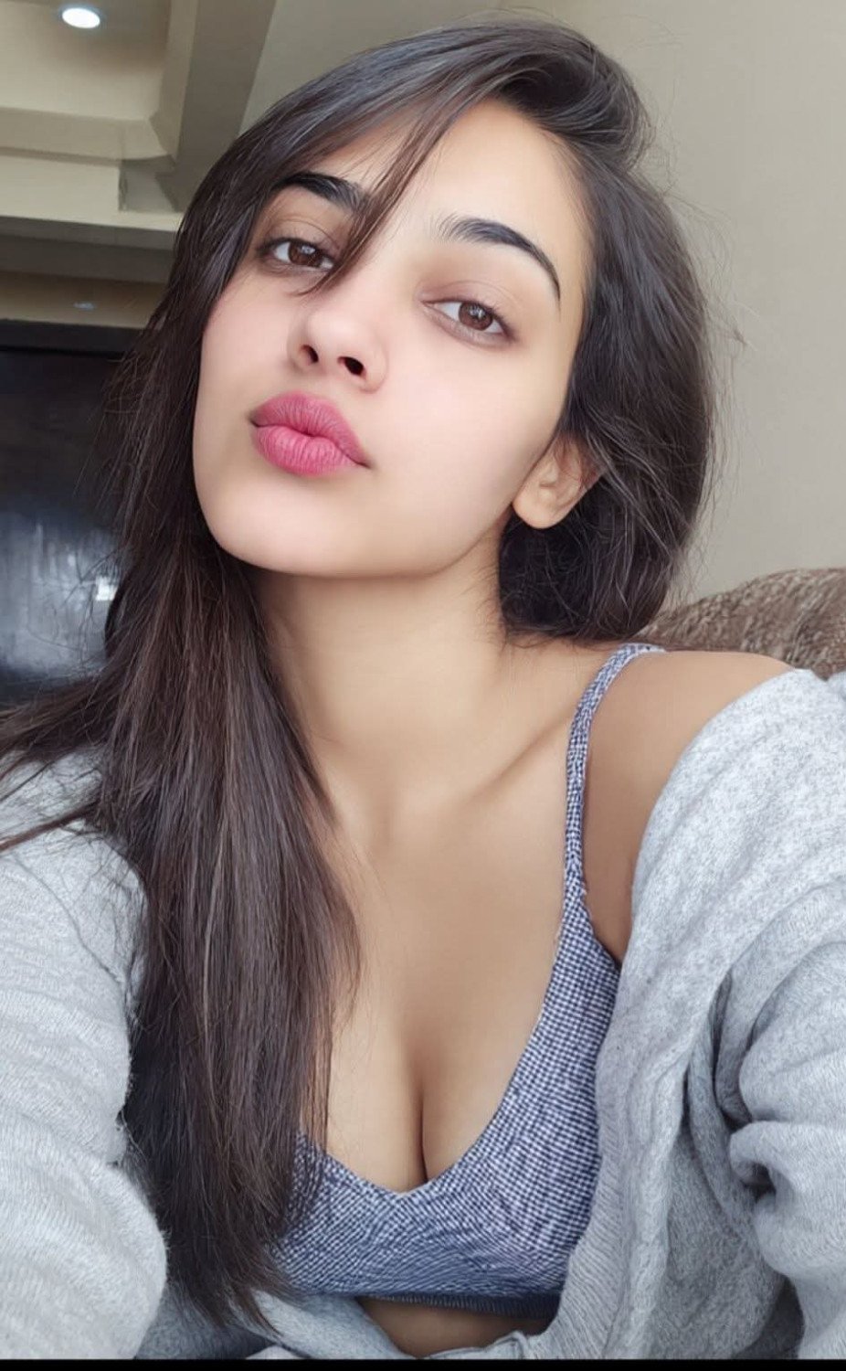 Riya Sharma college girl model girl kareena kapoor kareena cash paymen...