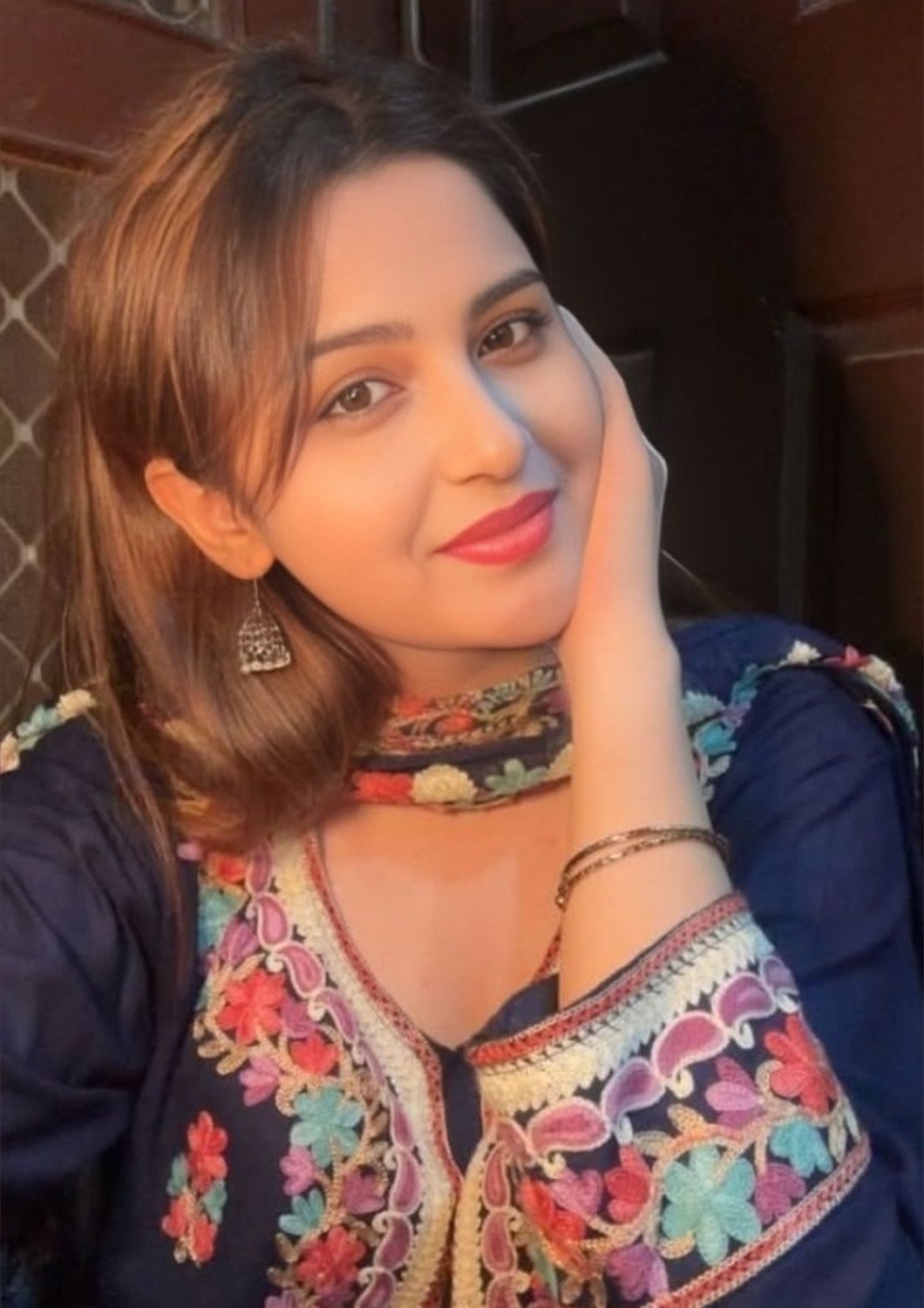 *1hour  1000* 2hour 1500 3hour 2500 full night 3500 full service  genu...