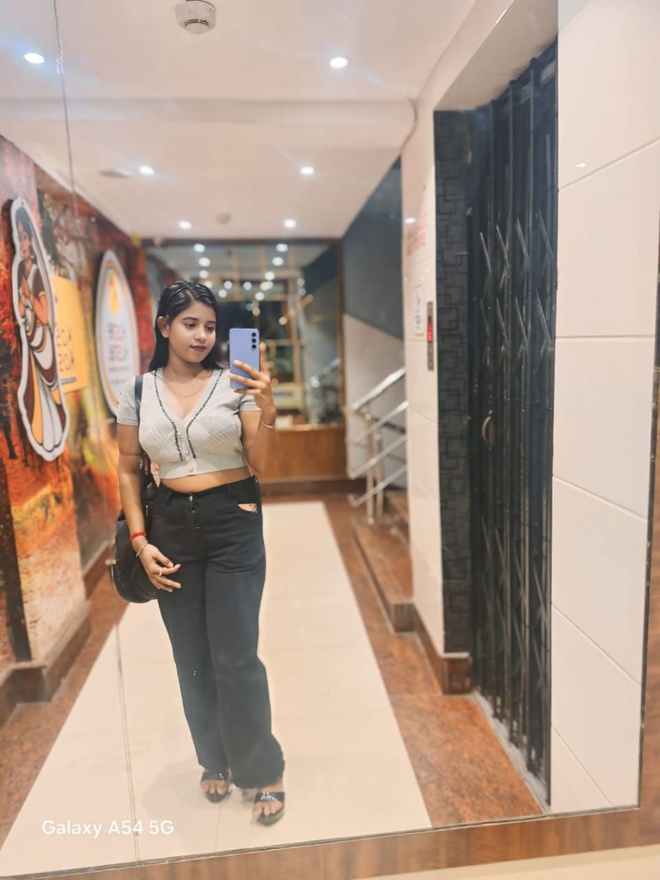 Home delivery || hotel service kajal Sharma|| call girls full enjoy se...