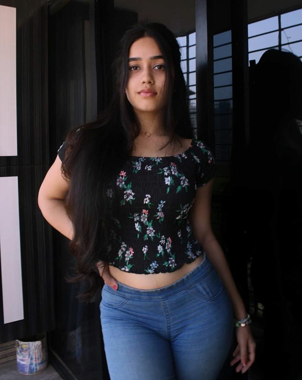 (1) hours 900 (2)hours 1500 (3) hours 2000 full night 4000 Kajal Patel...