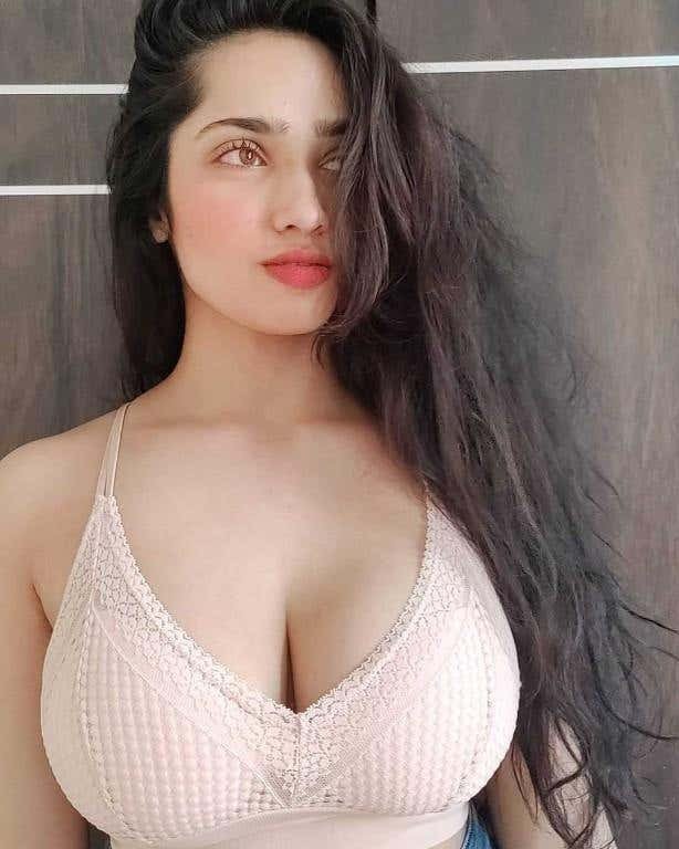 Hire Young Call Girls In Vaishali Ghaziabad  +91-9643727424 Female Esc...