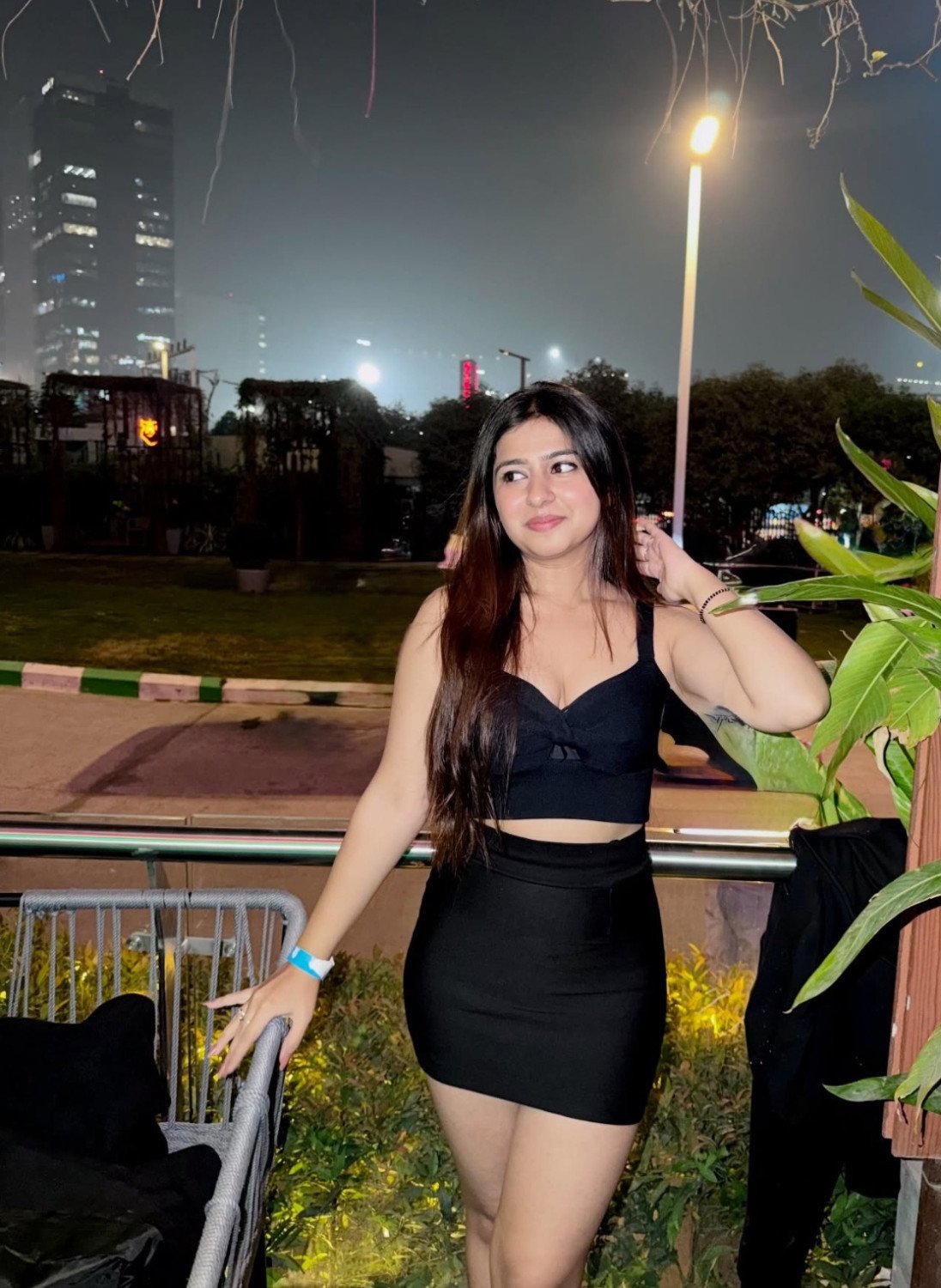 VIP nOiDa Call Girls in Botanical Garden Noida 8826744196 VIP College...
