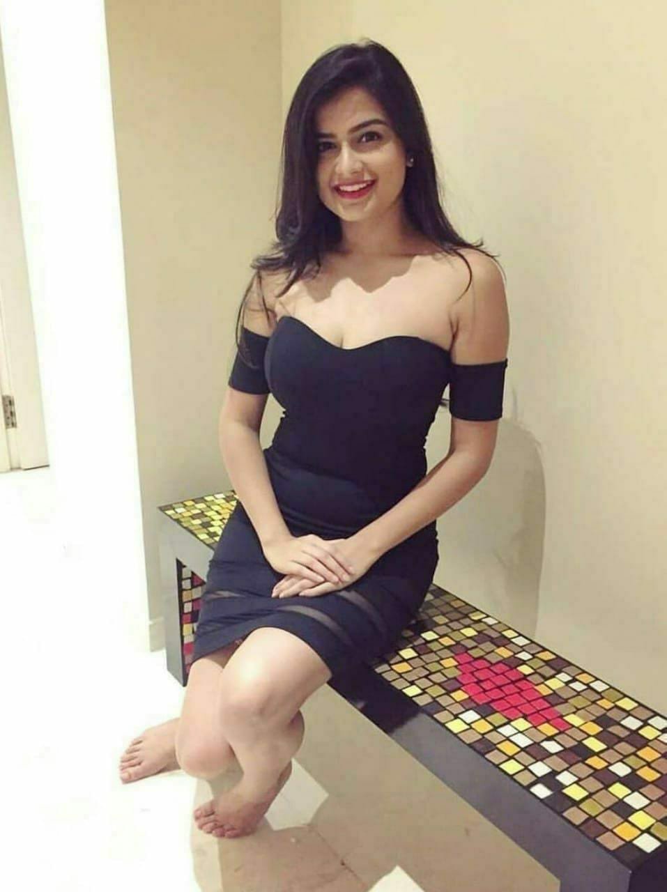 1 Hur 500 2Hr 1000  Full night , 2500 97980//30179Kajal Patel escort ️...