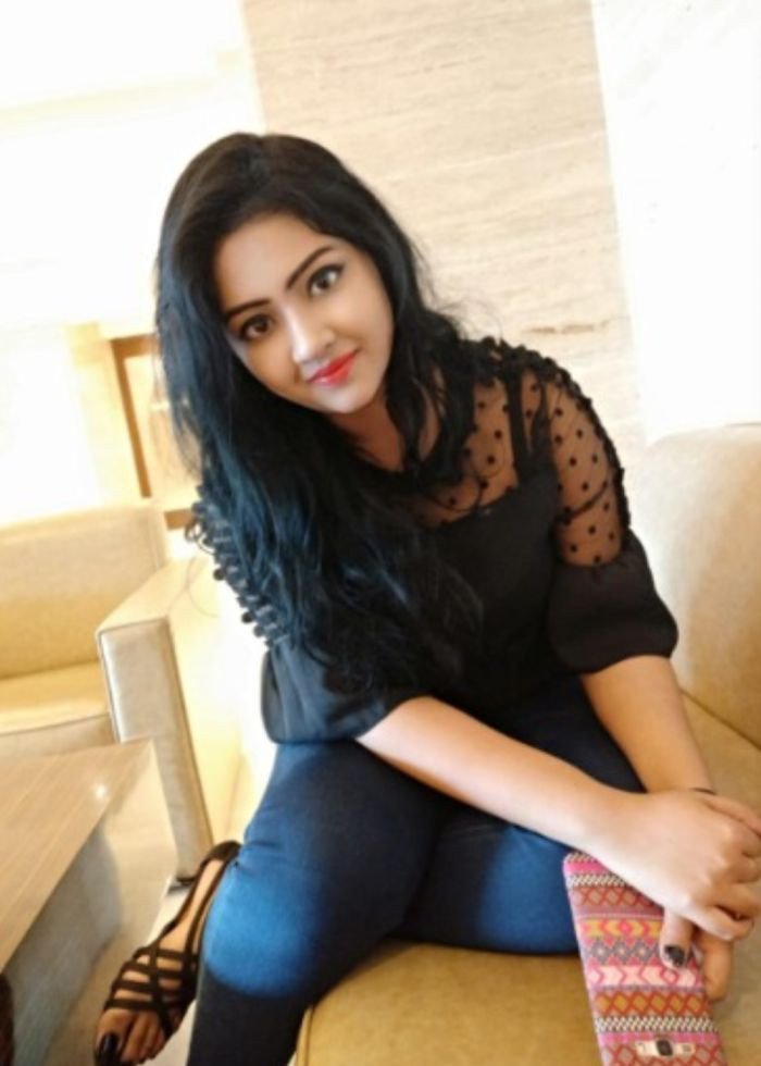 My  self priti sharma home and hotel service available