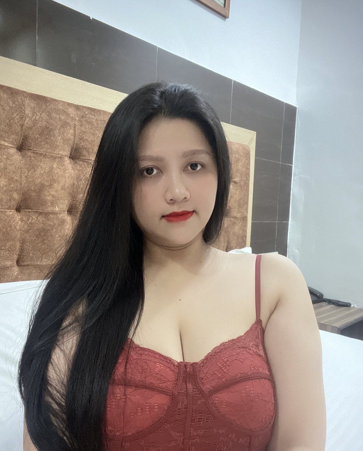 Call me 100% genuine come full enjoy service rahega home service Hotel...